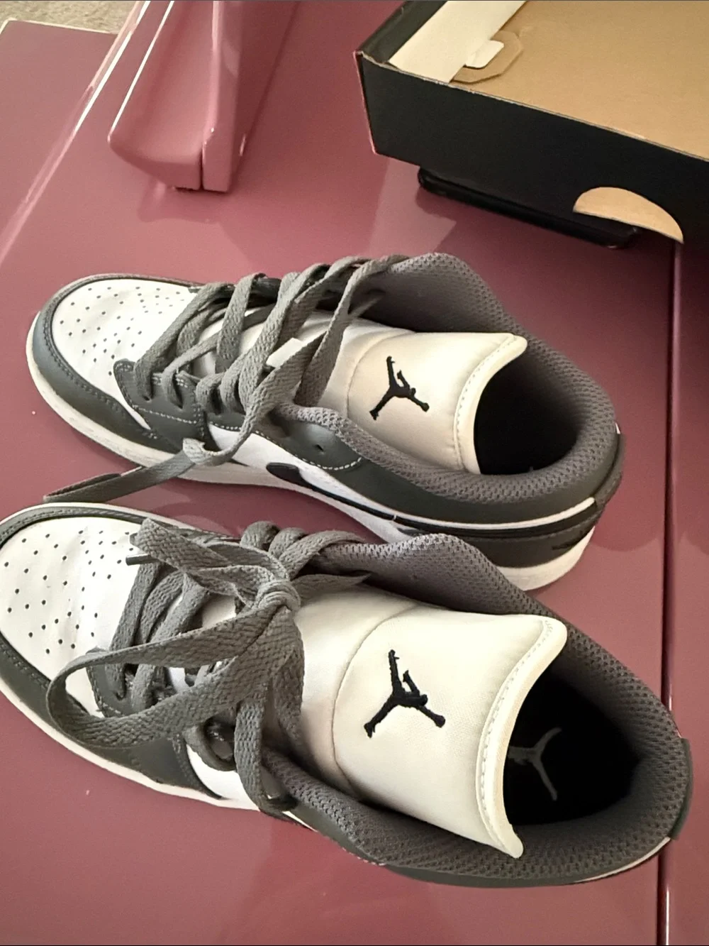 Jordan Kids Low-Top Sneakers in White and Gray